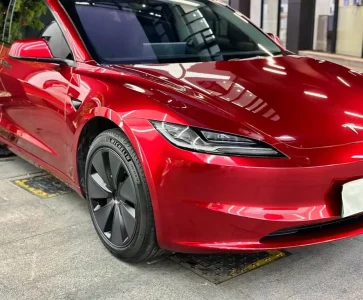MOZX Easy Liquid Metal Gloss Cherry Red PET wrap on Tesla Model 3 glossy car vinyl film