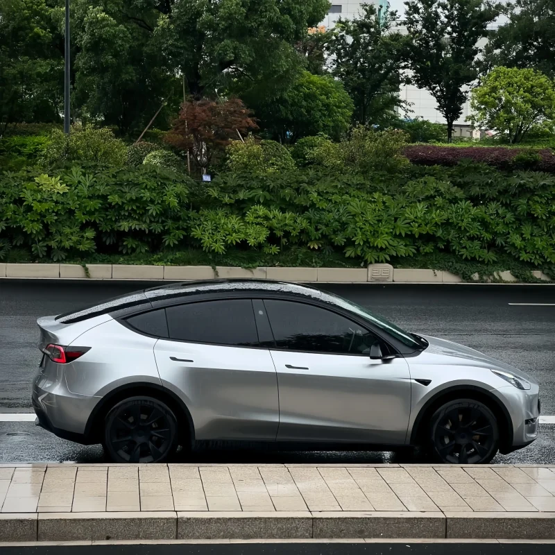MOZX Easy GT Silver PET Vinyl Wrap on Tesla Model Y, metallic silver car color change film